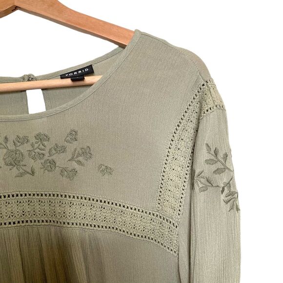 Torrid Blouse Womens Size 2X Plus Green Embroidered Floral Long Sleeve Top - Picture 10 of 14